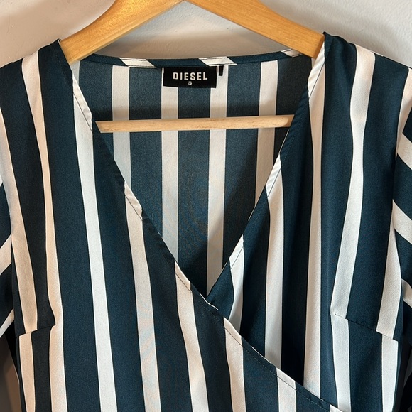 CRISS CROSS CROPPED STRIPED BLOUSE BY Diesel Size Small - Picture 2 of 9